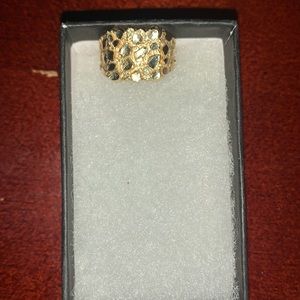 10k gold nugget ring, Solid gold, finger size 6.2, weight 3 Grams